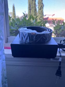 Black and sliver belt
