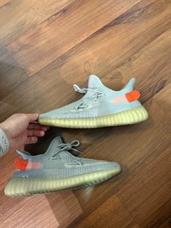 Yeezy Boost 350 V2 Tail Light – Size 9.5 men