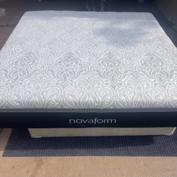 DISPLAY MODEL EASTERN KING MEMORY FOAM MATTRESS ONLY 