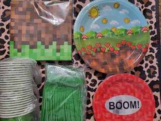 24 Guests 168 pcs pixel party set