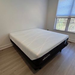 Tempur-Pedic LuxeBreeze Soft King + Ergo Adjustable Base