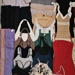 Woman Clothing, Size M/L (30pcs)(4 NEW)