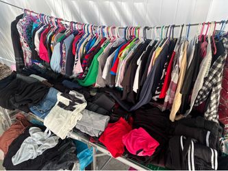 Lots girls women’s clothes mostly size medium $40 all