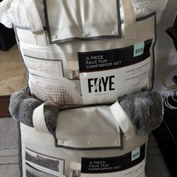 FRYE Faux Fur Carved 3-piece Comforter Set. 2 Available. Queen. New 
