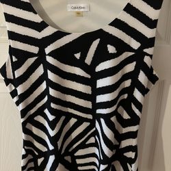 Calvin Klein Women’s Sleeveless Geometric Print Top – Size PM