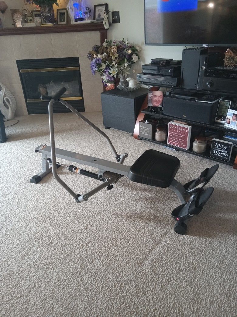 Sunny Health and fitness Full Motion Rowing Machine