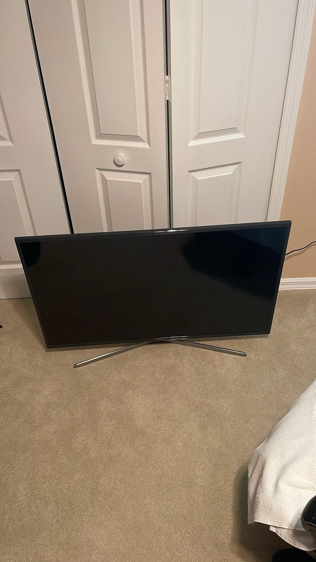 2017 Samsung 43” TV