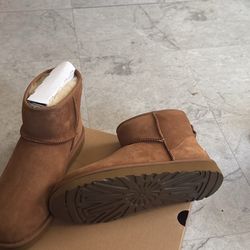 Uggs Boots Female Mini Classic Size 9 
