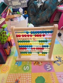 Juguete de madera para bebe.