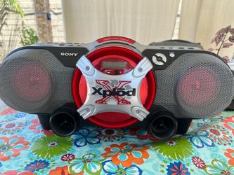 Sony Xplod CFD-G505 boombox,silver "X"am,fm,cd,cassette. No power cord. Works excellent!
