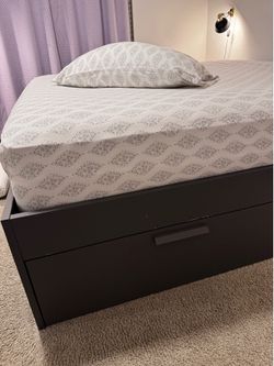 Kind bed frame with storage