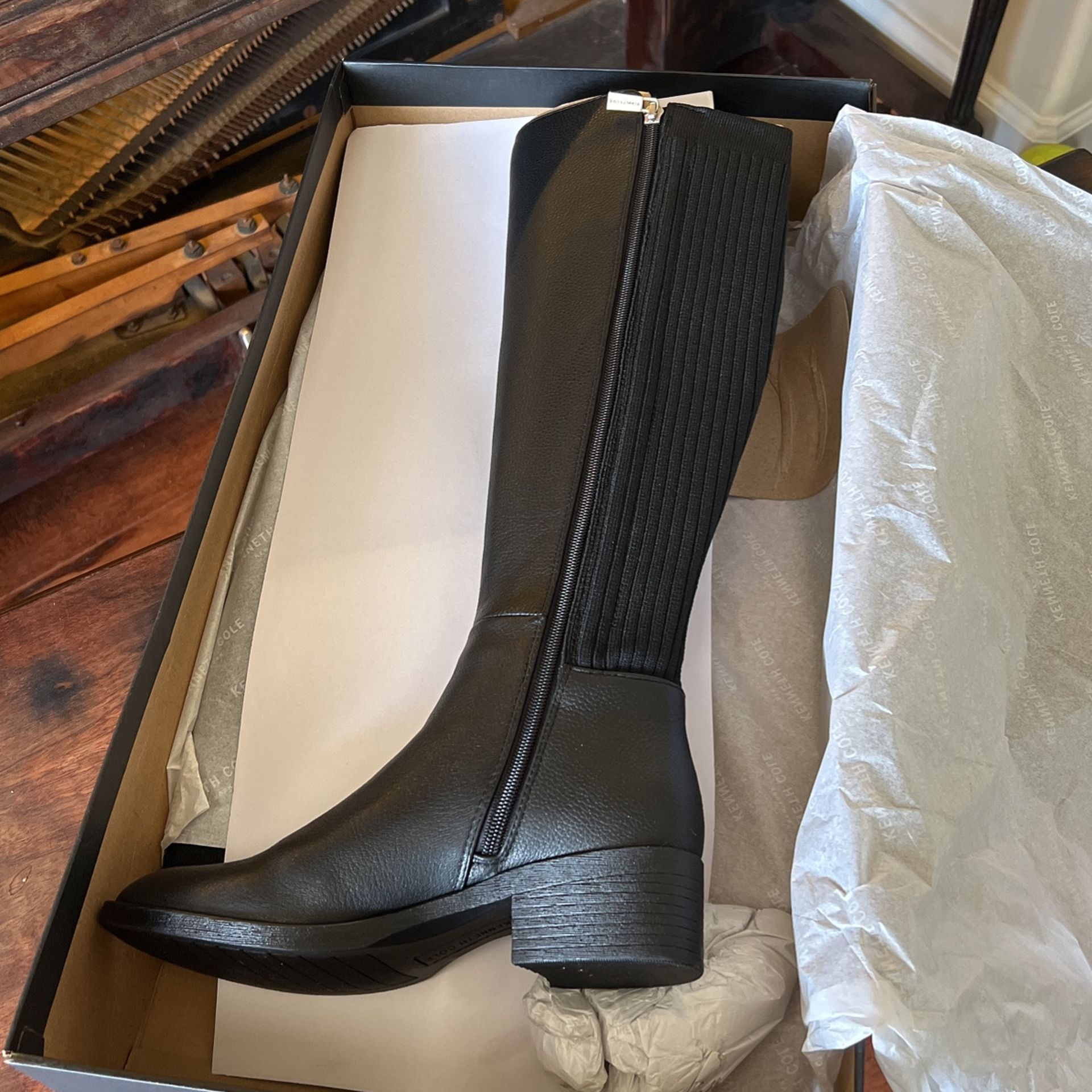 Brand new Never Worn! Women’s Black, Kenneth Cole, Levon Boots