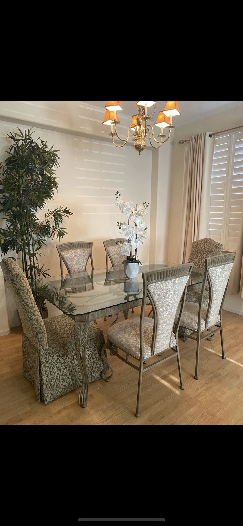 Beautiful six piece table set