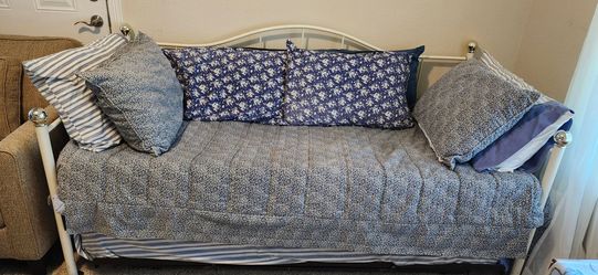 Day bed