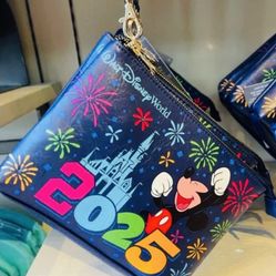 Disney 2025 Light Up Wristlet WDW PARKS