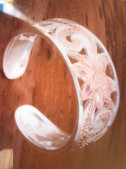 8mm Hawaiian scroll two tone pink gold plated see through toe ring