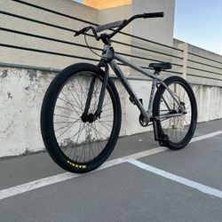 Throne 29in (TRADE OFFERS)