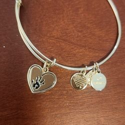 Mom Bracelet 