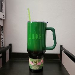 Silver Buffalo Wicked Elphaba Straw Tumbler with Handle (2A)