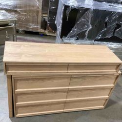 Extendable Desk/vanity