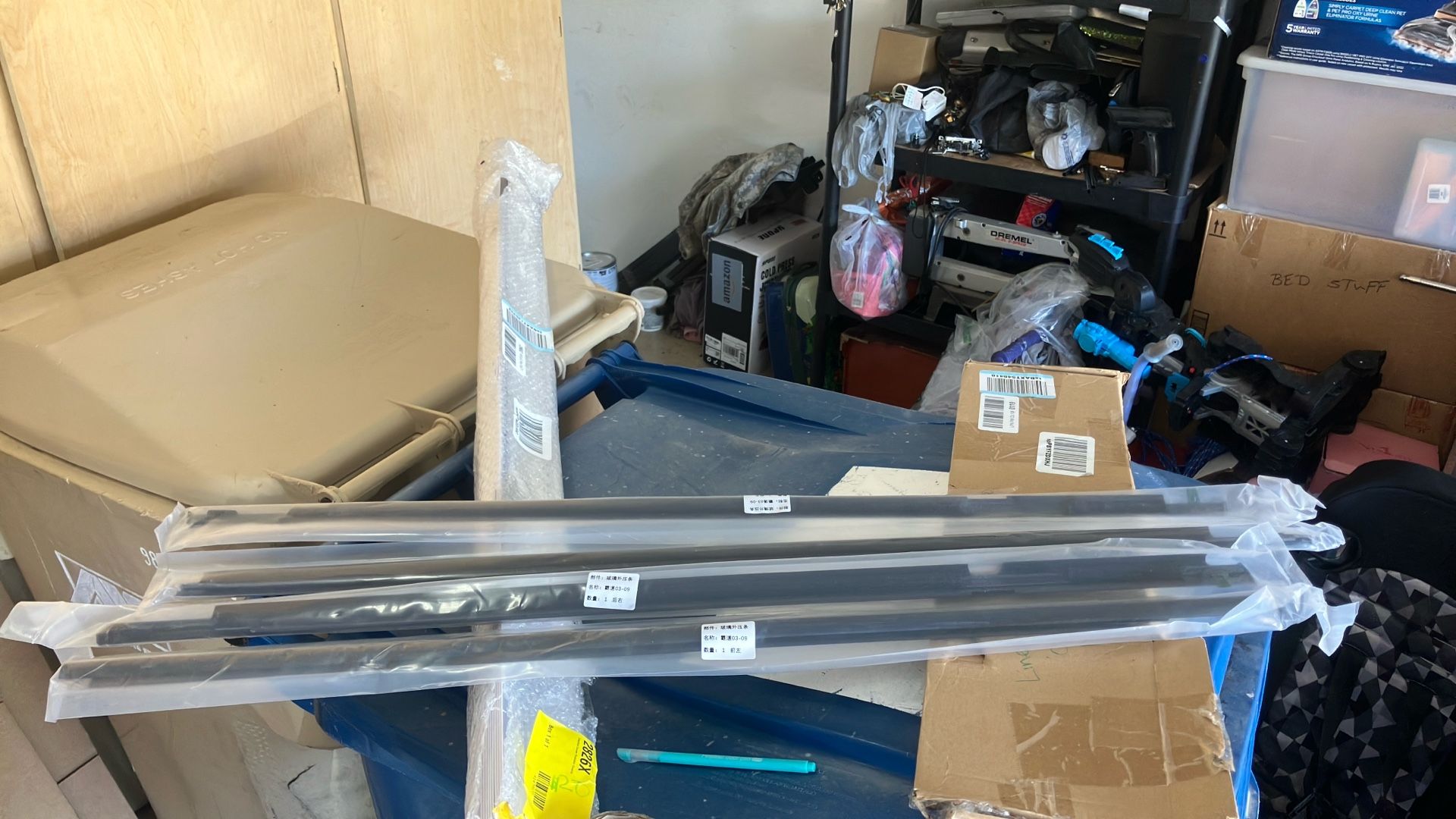 Windshield weatherstrip molding