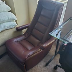 Chair For Sale. Best For Gamers