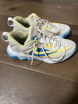 Nike Giannis Men’s size 10