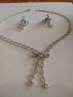 Vintage Rhinestone Necklace And Earrings