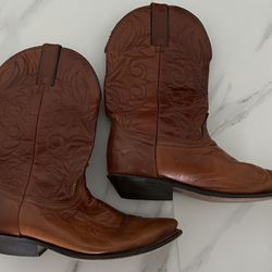 Rodeo Drive Boots Size 8