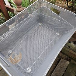 4 metal baskets with slider guide