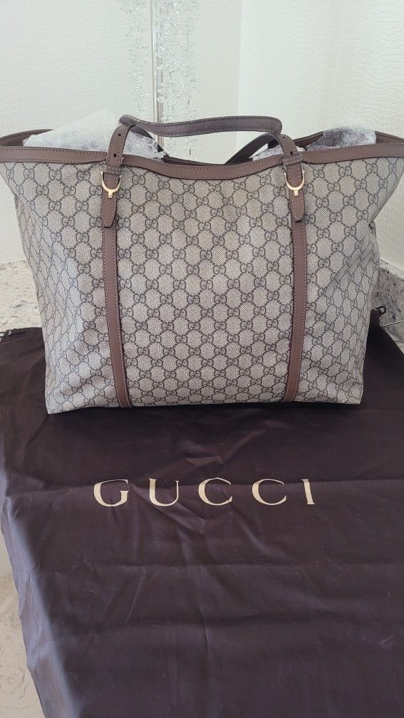GUCCI GG Tote- LARGE TAUPE