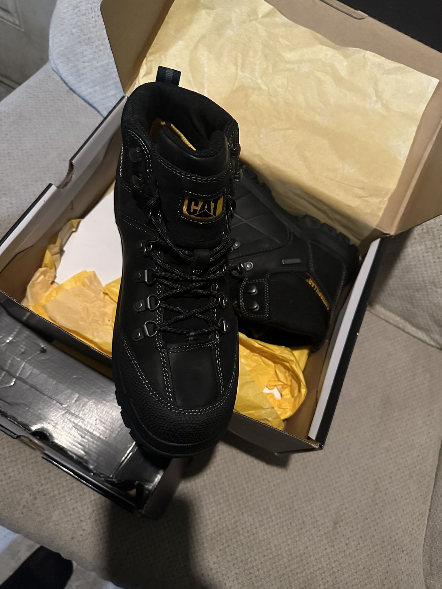 CATERPILLAR WORK BOOTS