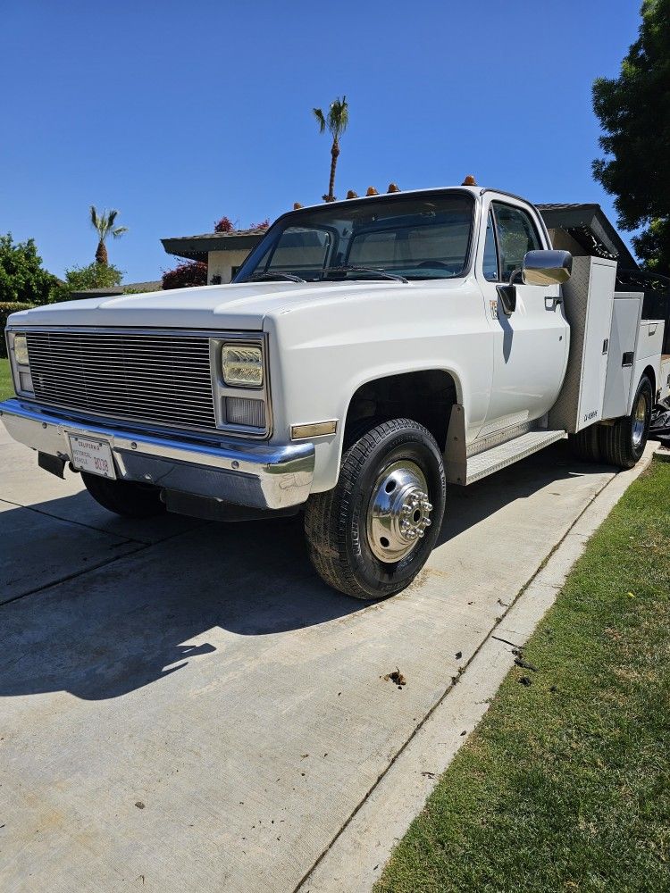 1983 Squarebody Chevy Scottsdale Dually K30 4x4 C10 C20 C30