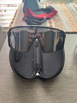 Black oakley glases