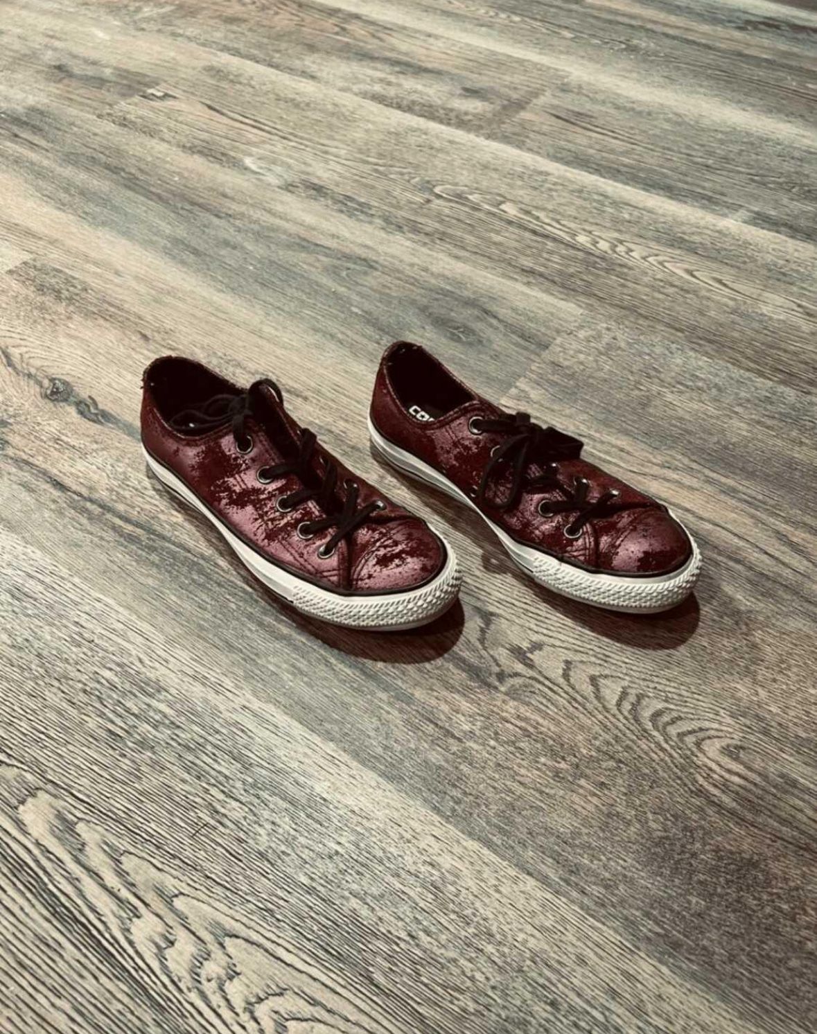 Like New Size 6 Maroon Distressed Converse