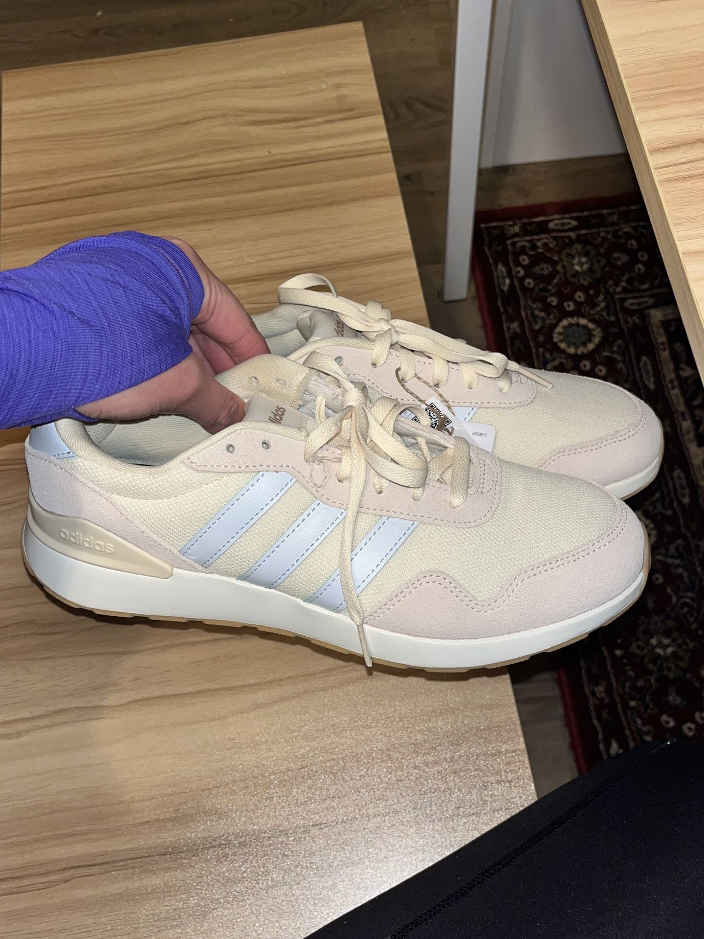 Women’s Adidas Running 60s 4.0 Size 9.5