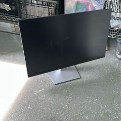 - Dell P2722HE 27" 16:9 1920 x 1080 USB Type-C