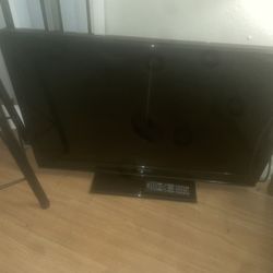 Insigna 42” LED Full HDTV  With Stand And Remote 