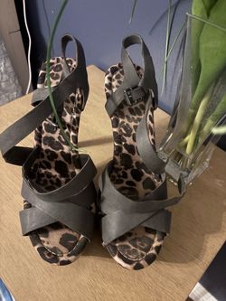 Jessica Simpson - shoes