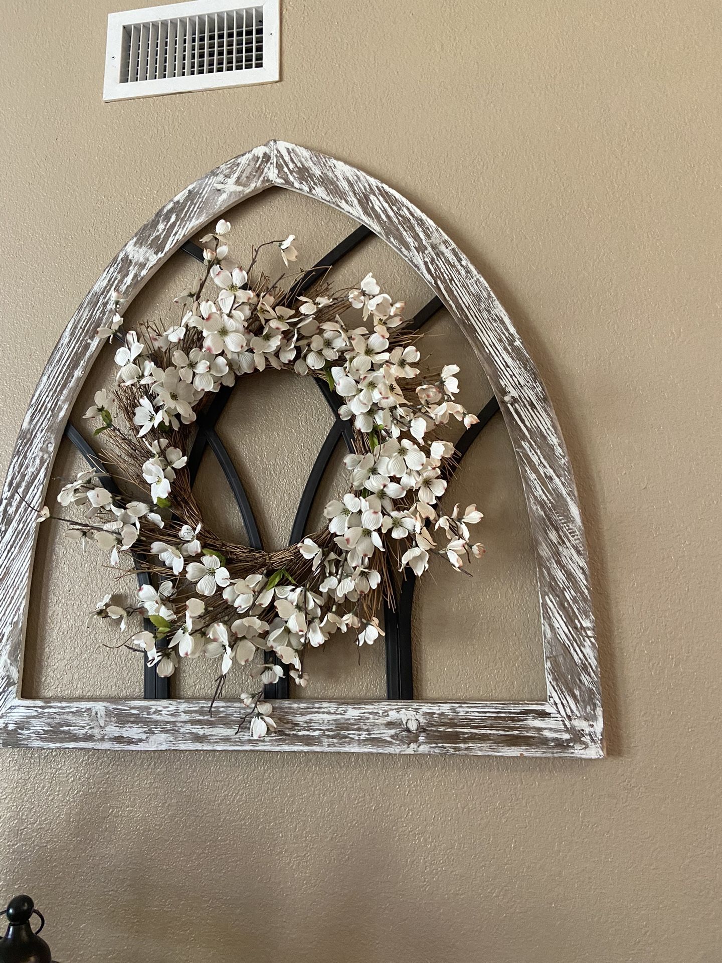 White Metal And Wood Decor. 