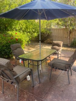 Patio set with Umbrella