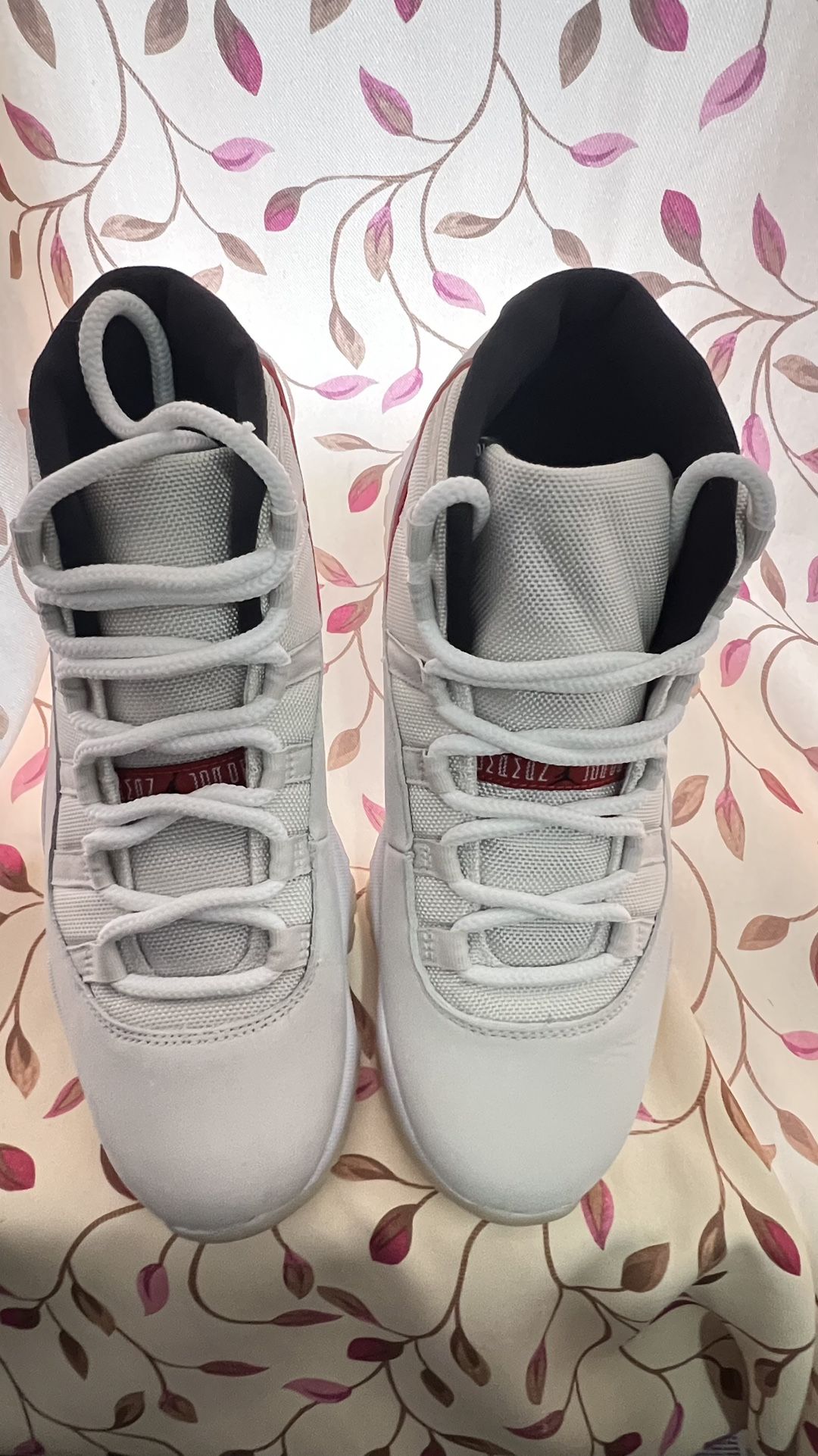 Air Jordan 11 Retro University Red