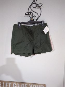 Shorts 5/6 Brand New