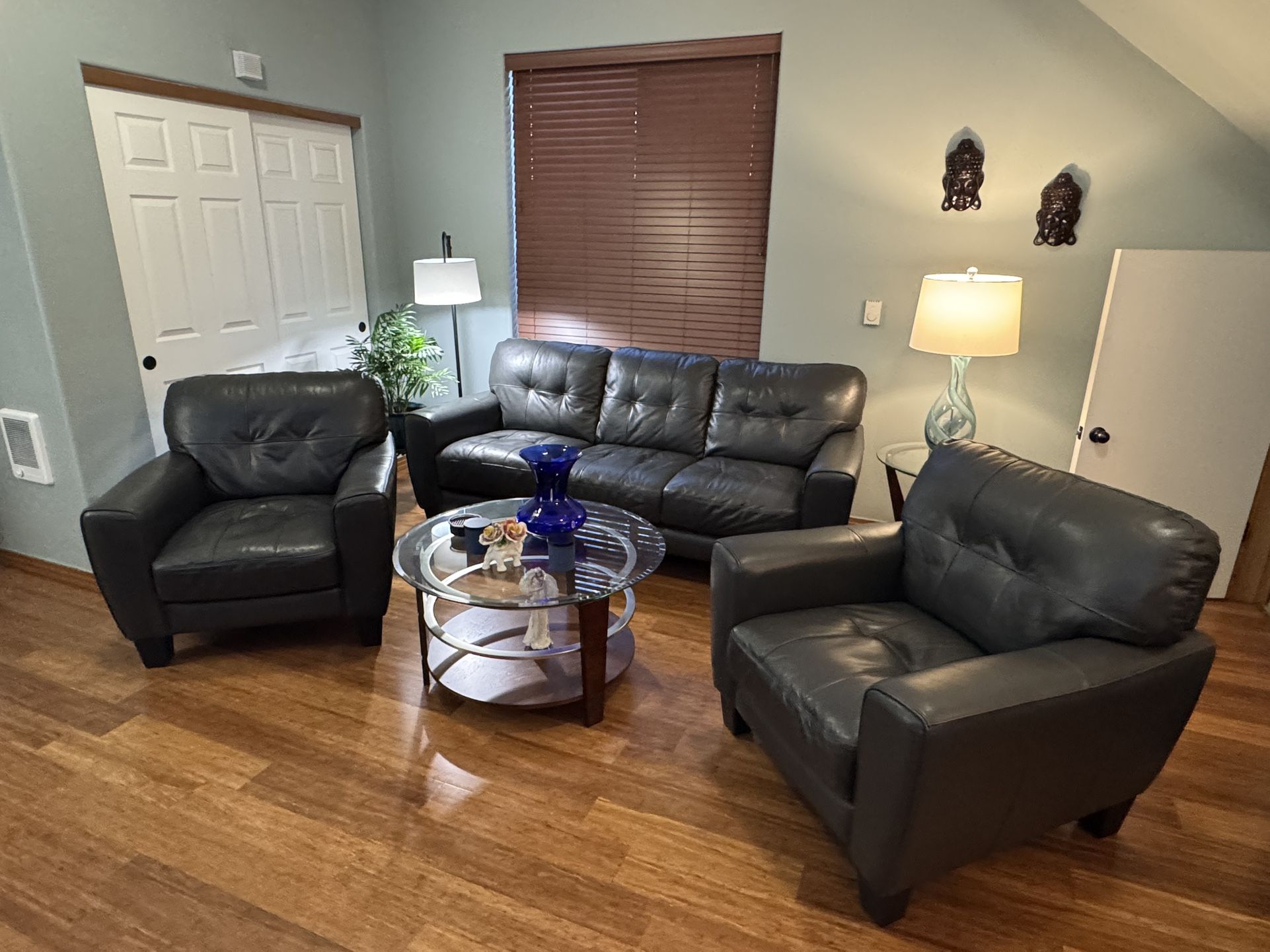 Leather Living Room Set $300