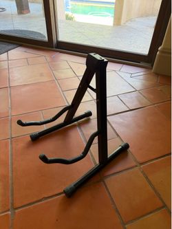Guitar stand