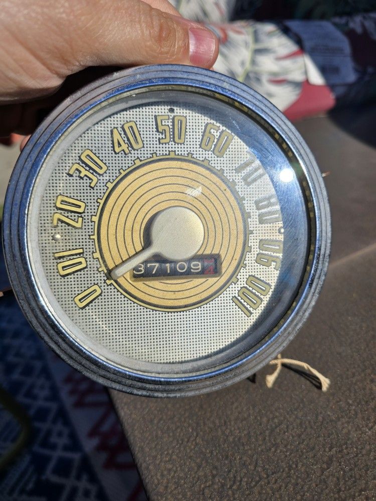 Vintage Waltham 1947 FORD Super Deluxe Speedometer
