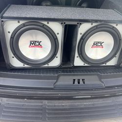 Old school myx 7500 series 12’s in ported box with matching amp