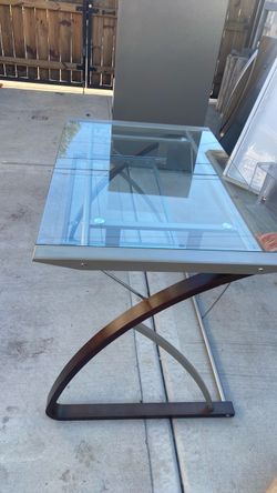 Computer desk