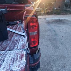 2015 Chevy Colorado back passenger headlight