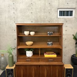 VINTAGE WALNUT MCM HUTCH (DELIVERY AVAILABLE)